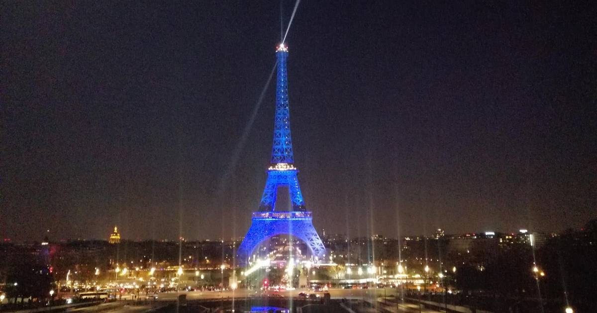 Torre Eiffel reabre após paralisação contra afastamento de funcionárias durante visita de grupo hindu