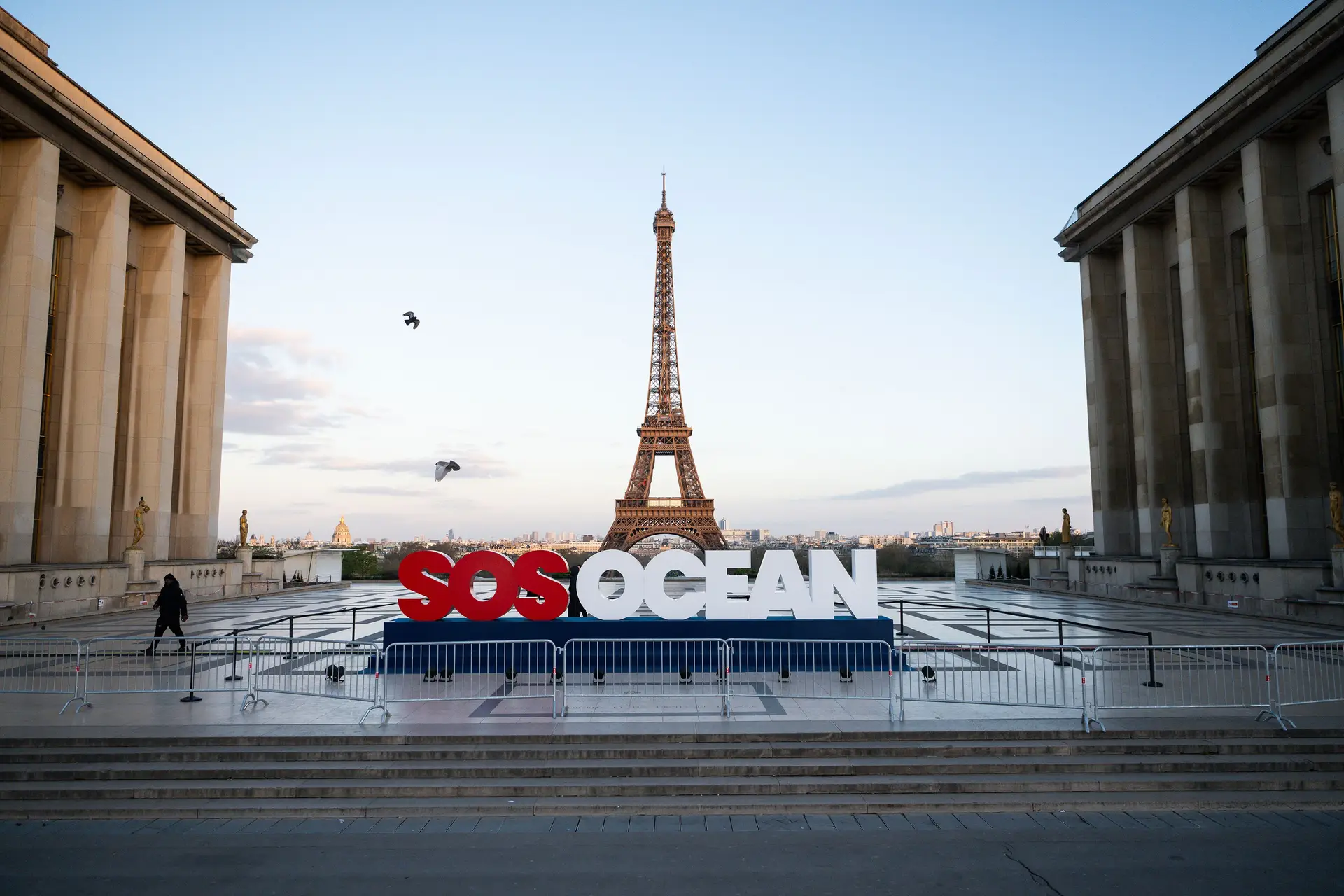 Macron tem oito objetivos para o oceano e reforça a ideia de "Neptuno, à frente de Marte"