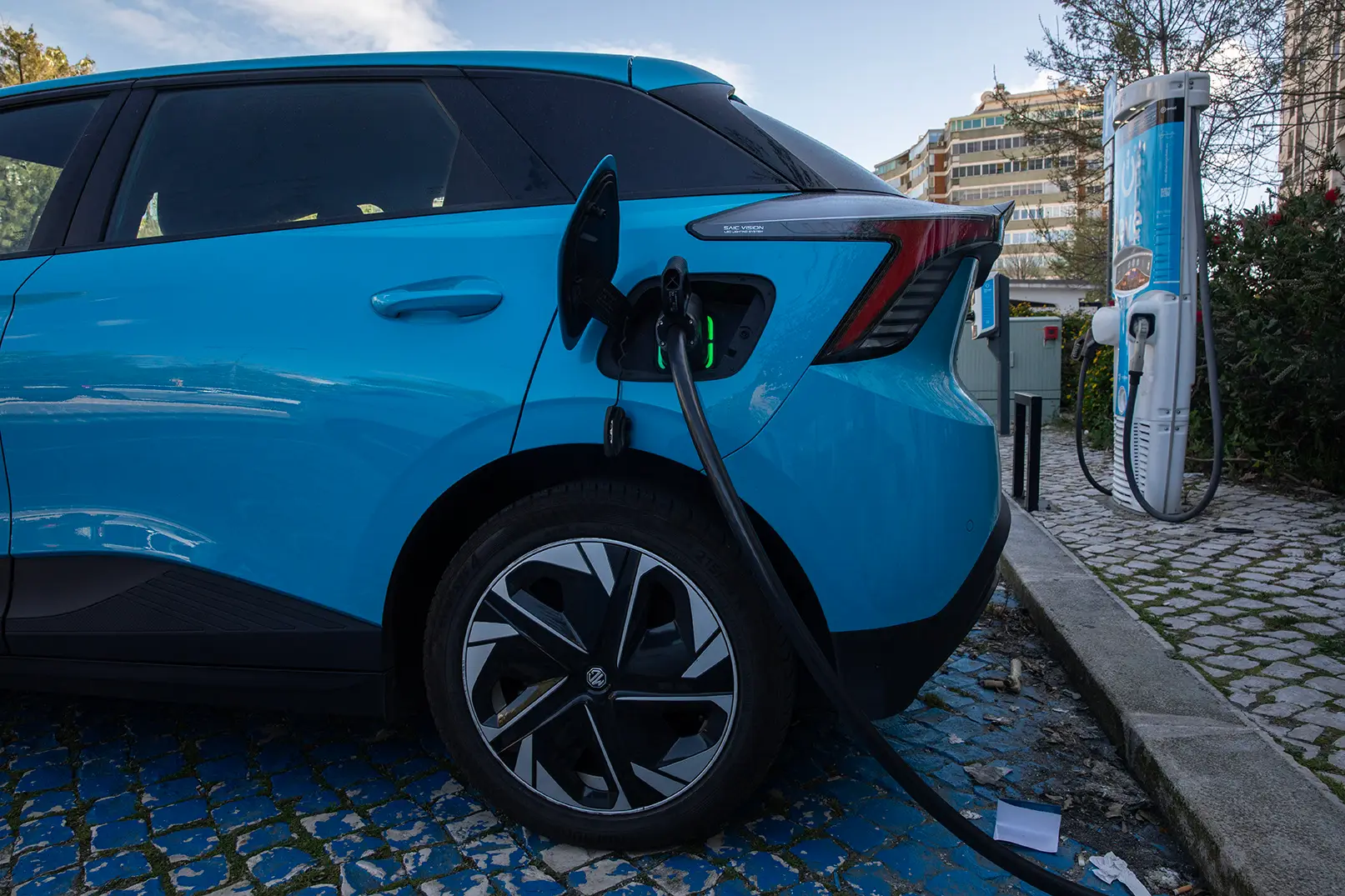 Fundo Ambiental ainda tem centenas de cheques para distribuir aos compradores de carros elétricos e bicicletas