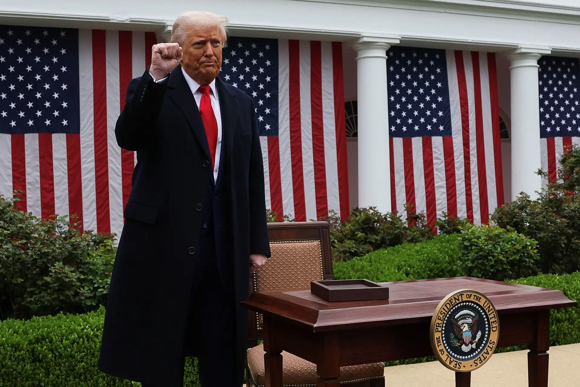 Wall Street perdeu mais de 8,7 biliões de euros desde a posse de Trump (e viveu o seu pior dia em cinco anos após apresentação das tarifas)