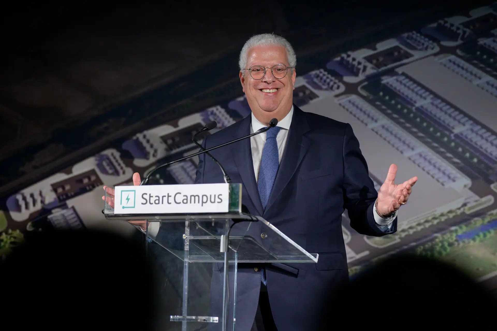 O ministro da Economia, Pedro Reis, discursa na inauguração do primeiro de seis edifícios do mega centro de dados da Start Campus, em Sines