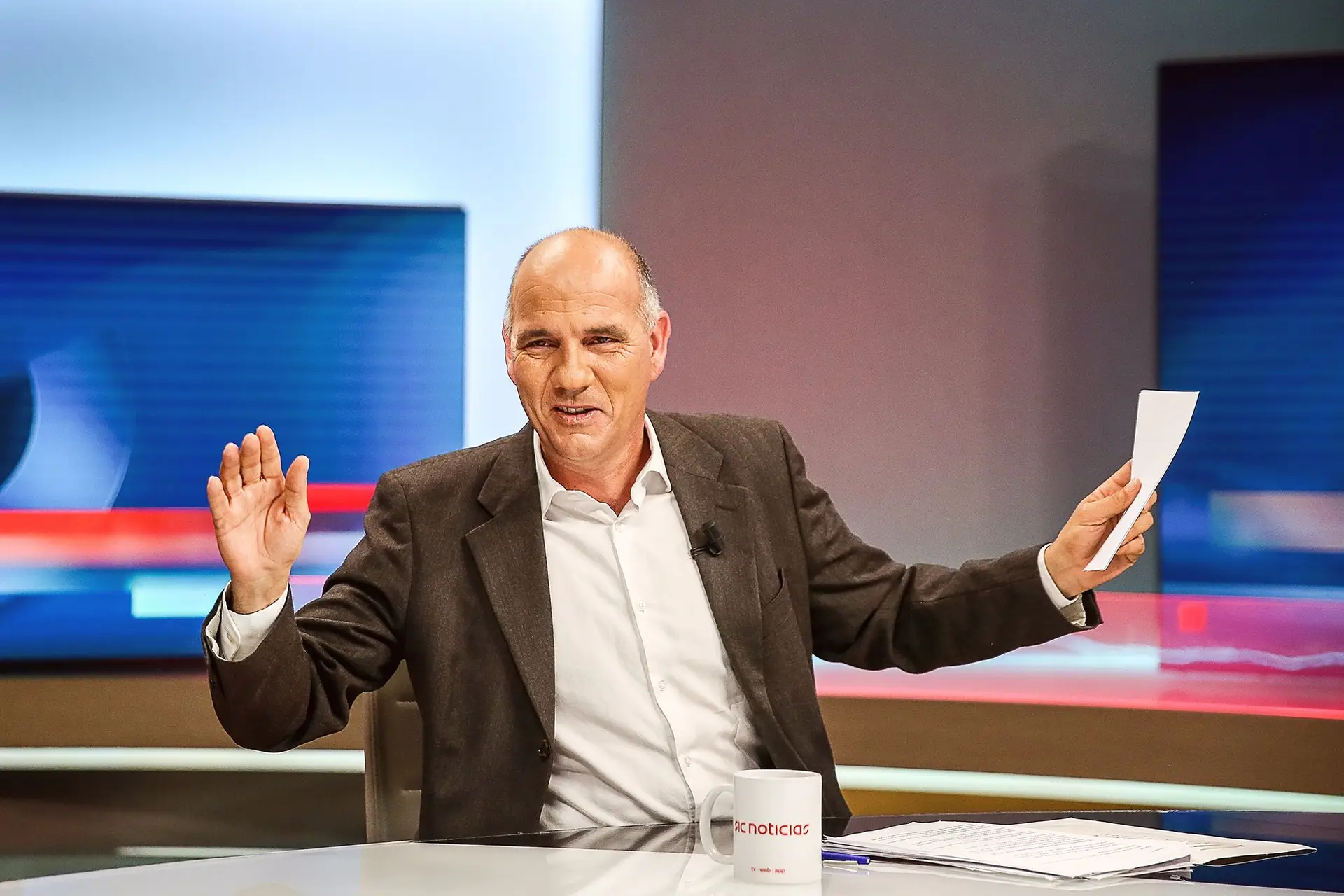 PCP atualiza programa com reversão de medidas do Governo e críticas ao PS