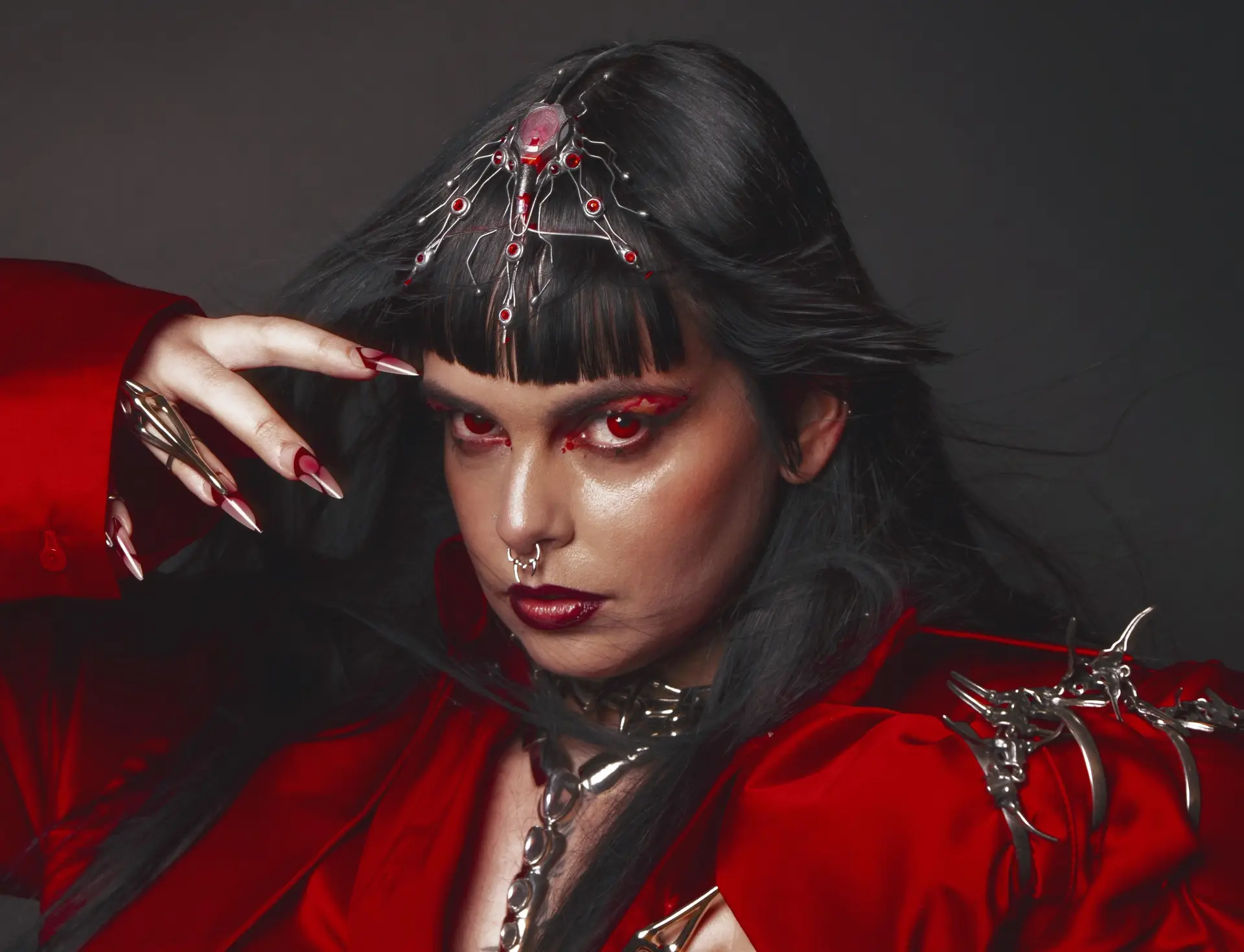 HENKA, a favorita do público no Festival da Canção, mostra o videoclip para ‘I Wanna Destroy U’