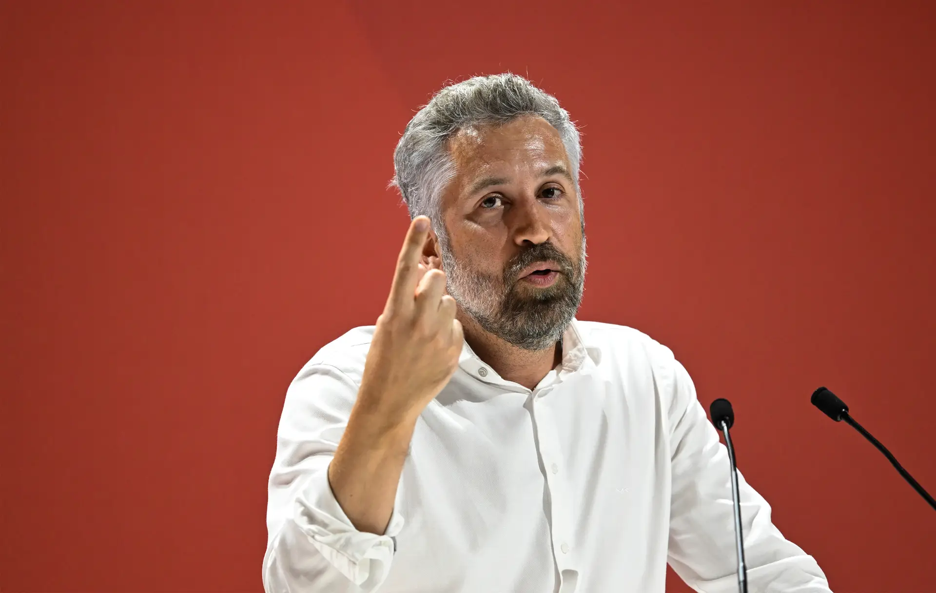 Notícias sobre as casas de Pedro Nuno Santos têm um ano e meio, mas denúncias que deram origem à averiguação “são recentes”, confirma a PGR