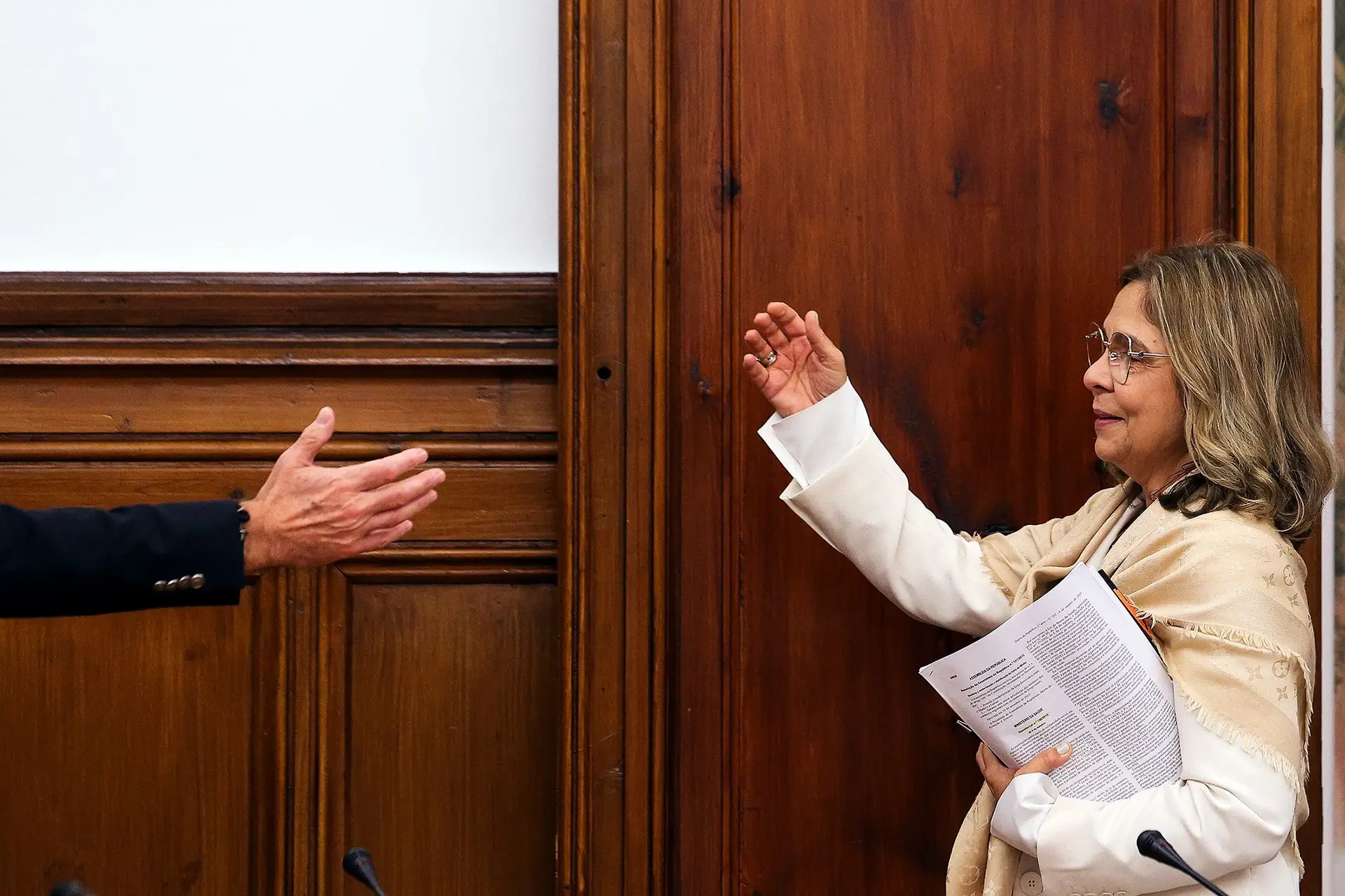 “Contaremos com ela, logo se vê em que funções”, disse Montenegro sobre Ana Paula Martins no debate com Rui Rocha