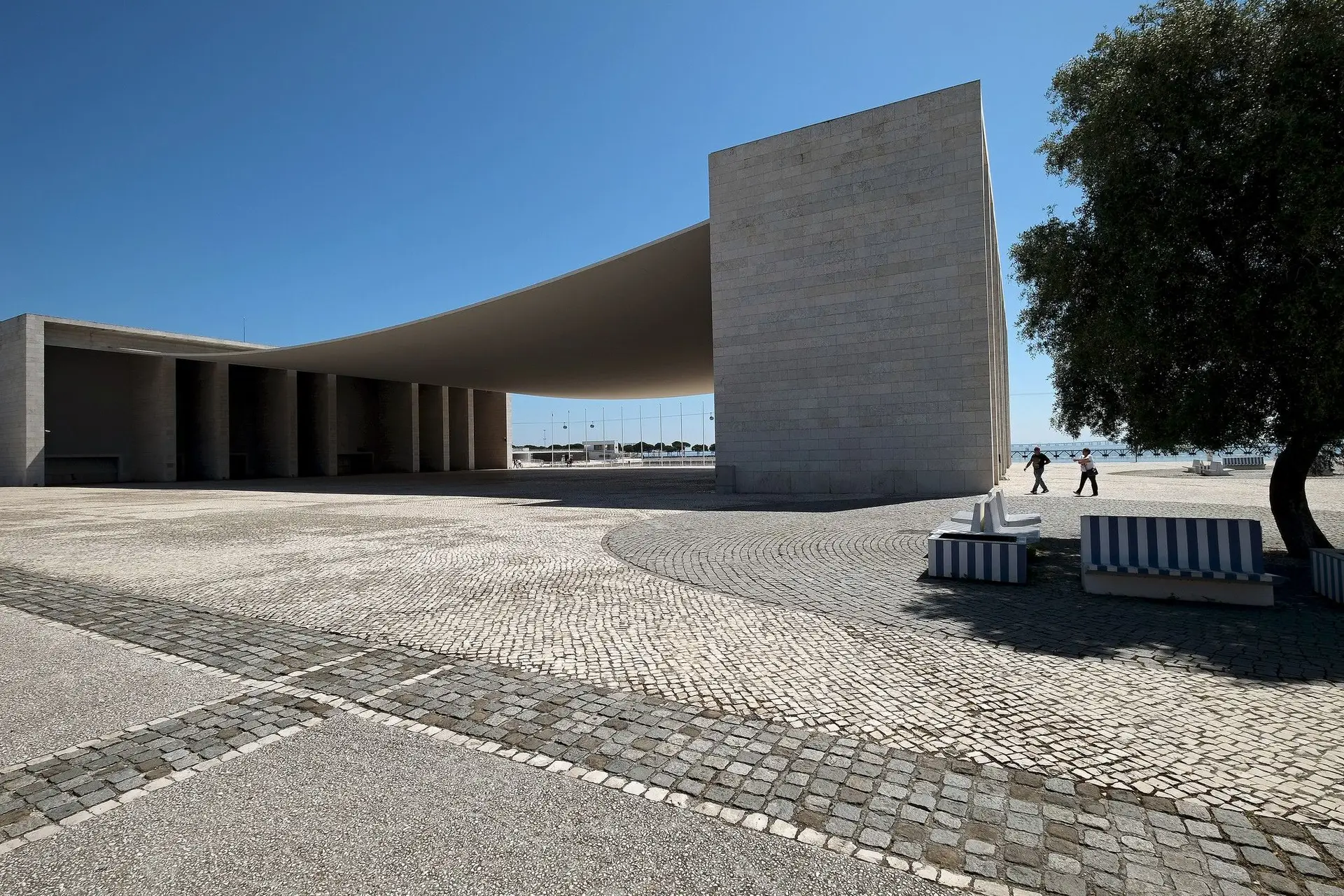 Pavilhão de Portugal reabre a 30 de abril e terá "Concertos à Pala": o primeiro é de Milhanas