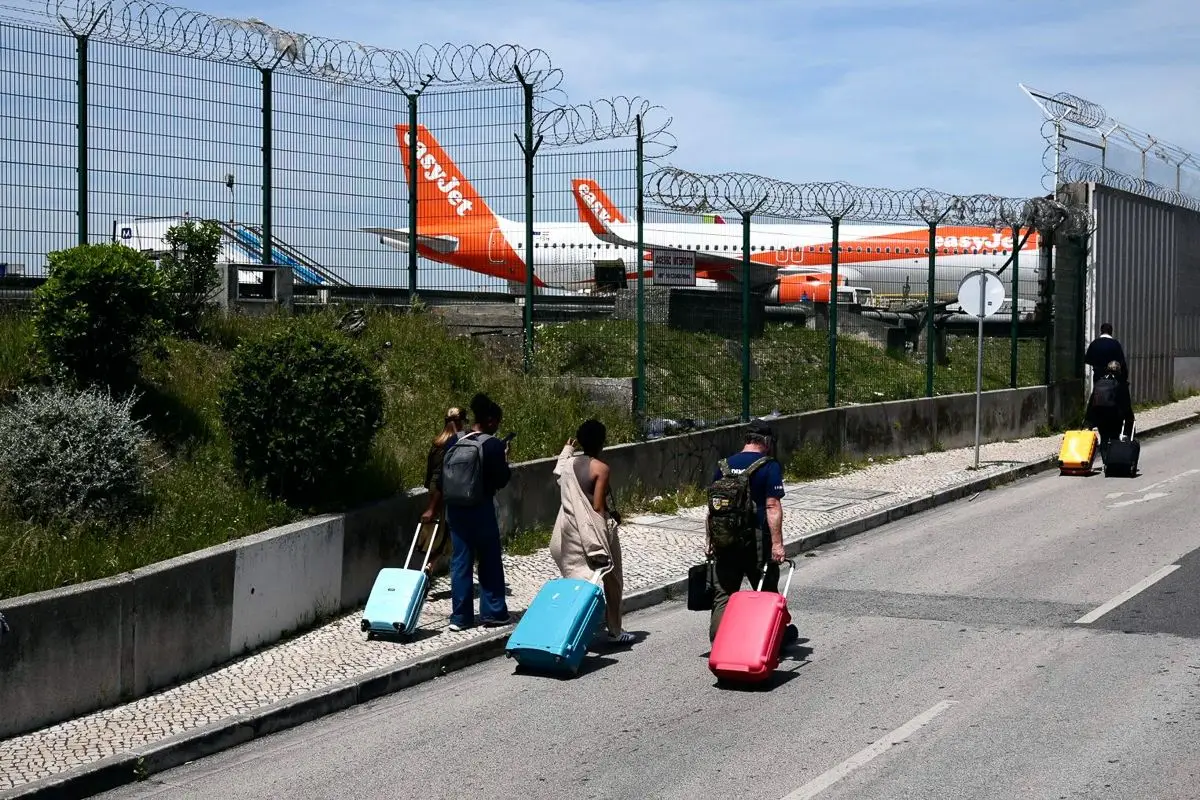 Apagão: ANAC autoriza voos noturnos e entidades apoiam passageiros em Lisboa