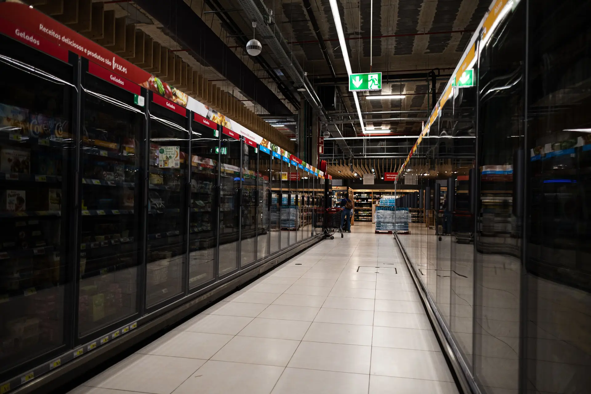 O que é um apagão e o que terá acontecido desta vez? Como se repõe a eletricidade? Para que servem as barragens? E a que horas teremos luz?