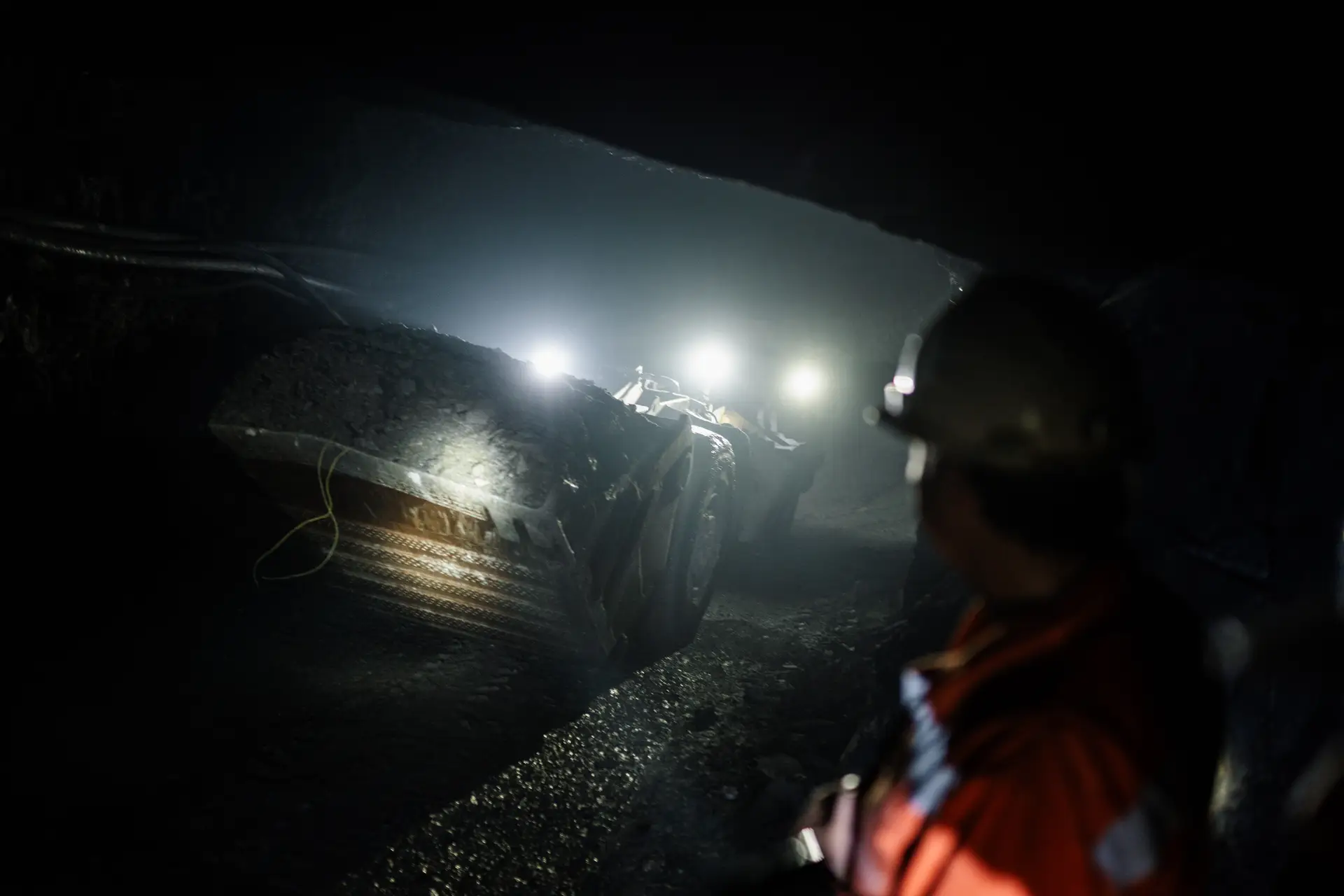 Na II Guerra Mundial as minas da Panasqueira chegaram a empregar, de forma direta, mais de 5700 pessoas. Mas o número de trabalhadores encolheu ao longo das últimas décadas