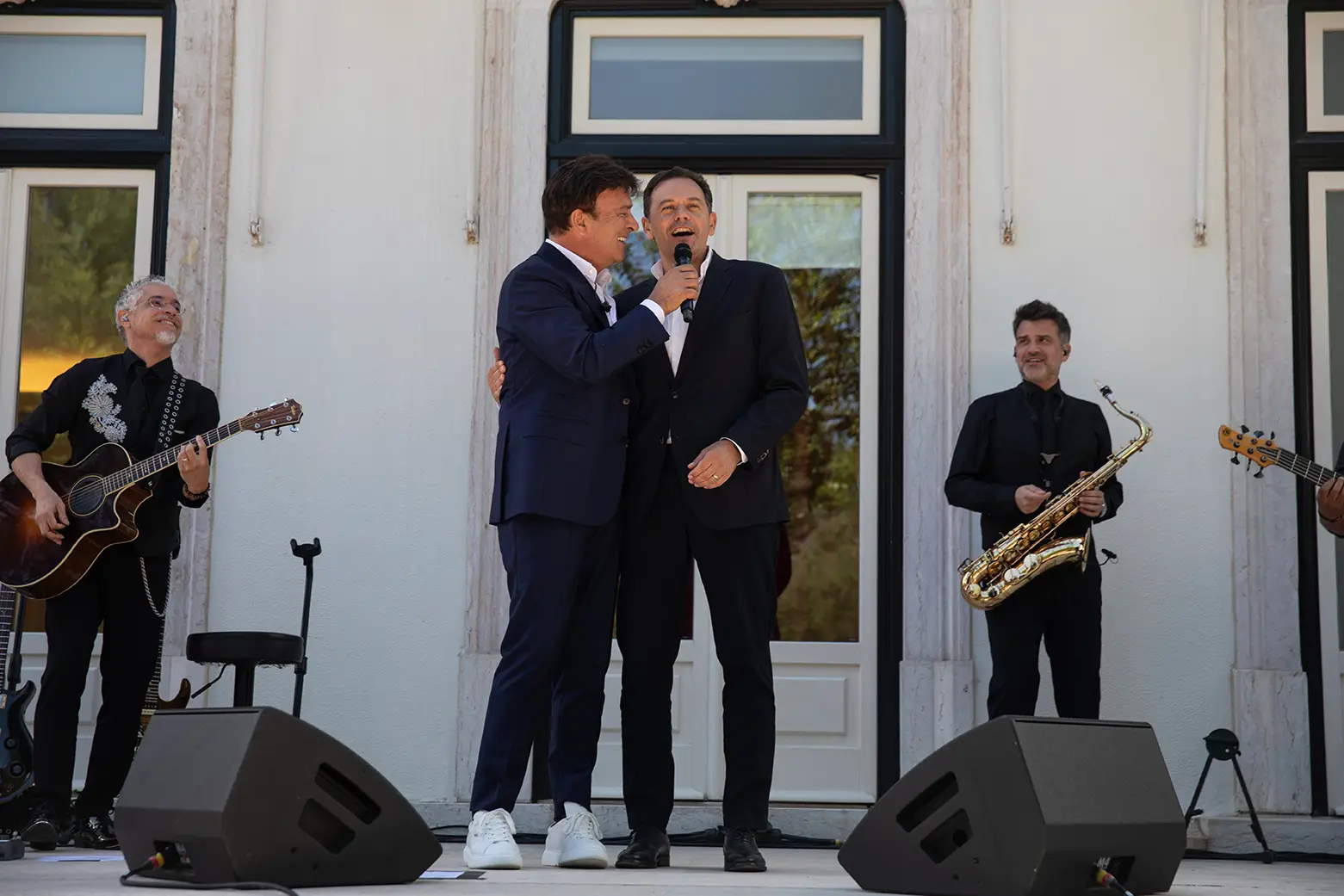 “É como um dia em que alguém vai casar”: no evento que uniu Tony Carreira e Montenegro, o 25 de Abril foi secundário - a campanha, não