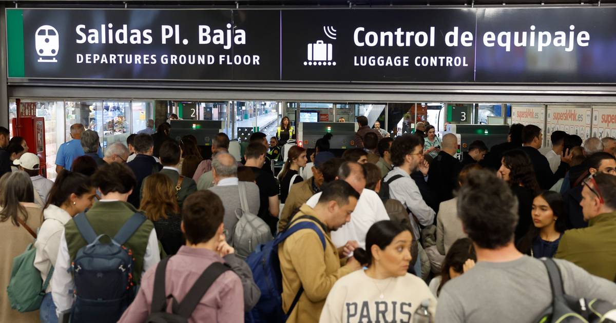 Hospitais, transportes, comunicações: como os sectores espanhóis resistiram ao apagão