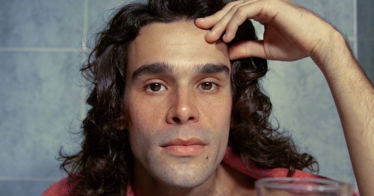 "Somos um software rodando programas. Mas o nosso corpo ainda precisa de cheiro, de toque, de amor": entrevista a Zé Ibarra