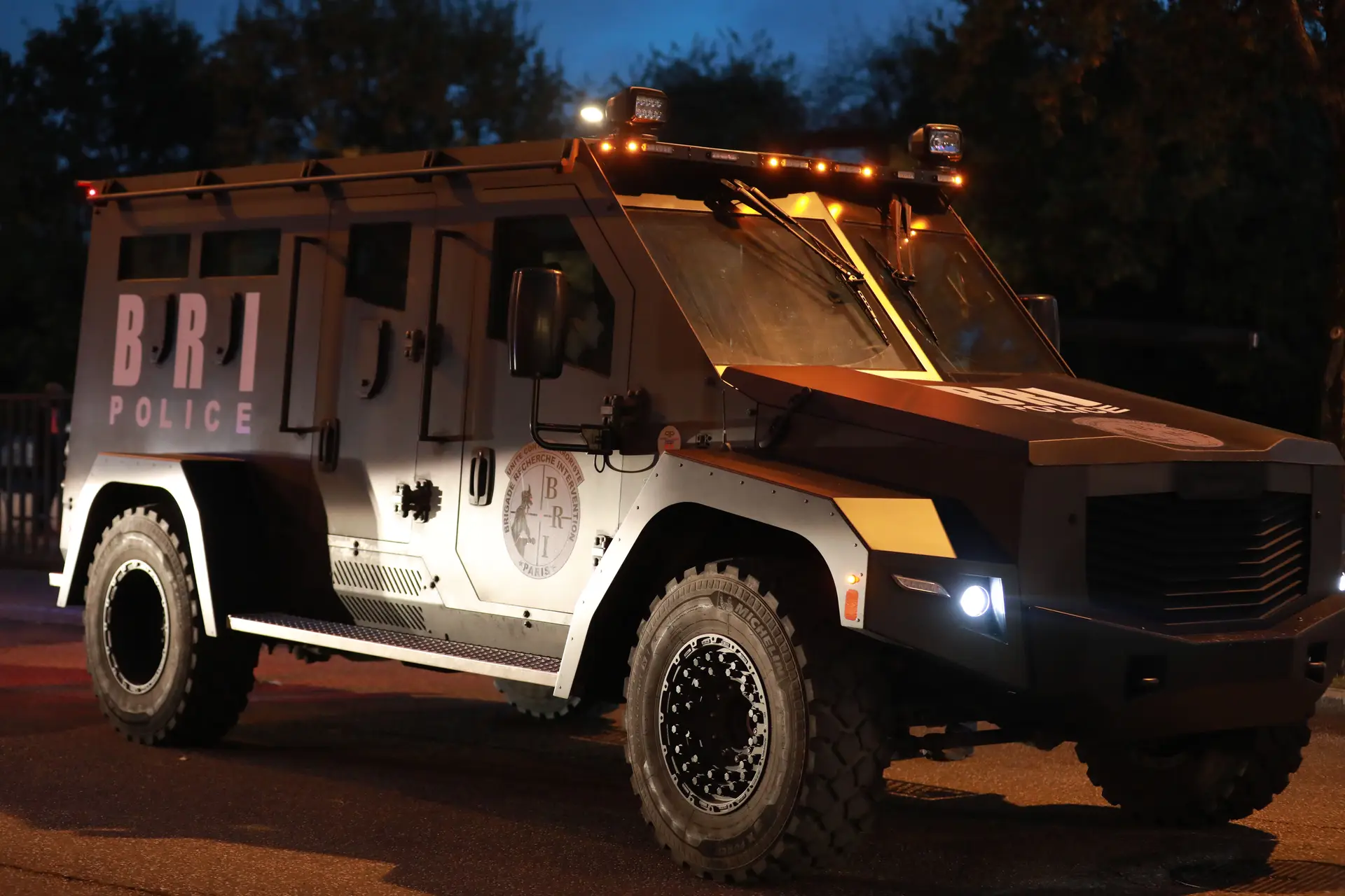 Pai de magnata de criptomoedas raptado em Paris foi libertado com dedo  amputado. Há mais casos similares - Expresso