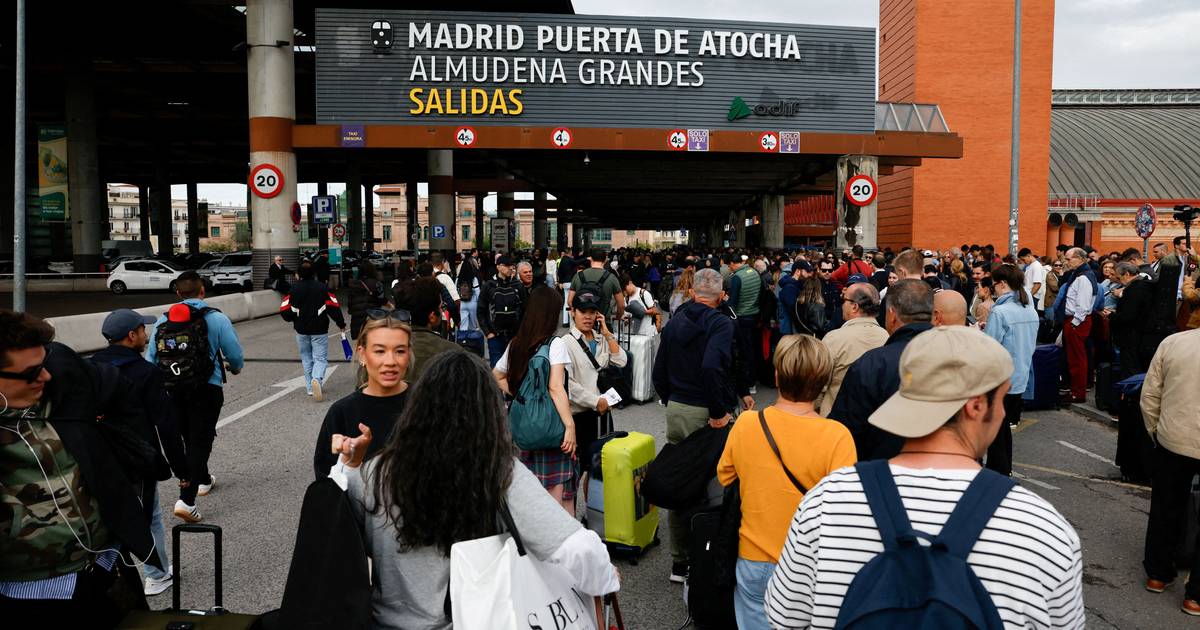 “Quem fez isto sabia o que fazia”: roubo de cabos paralisou TGV entre Madrid e Sevilha durante cinco horas e afetou 10 mil pessoas
