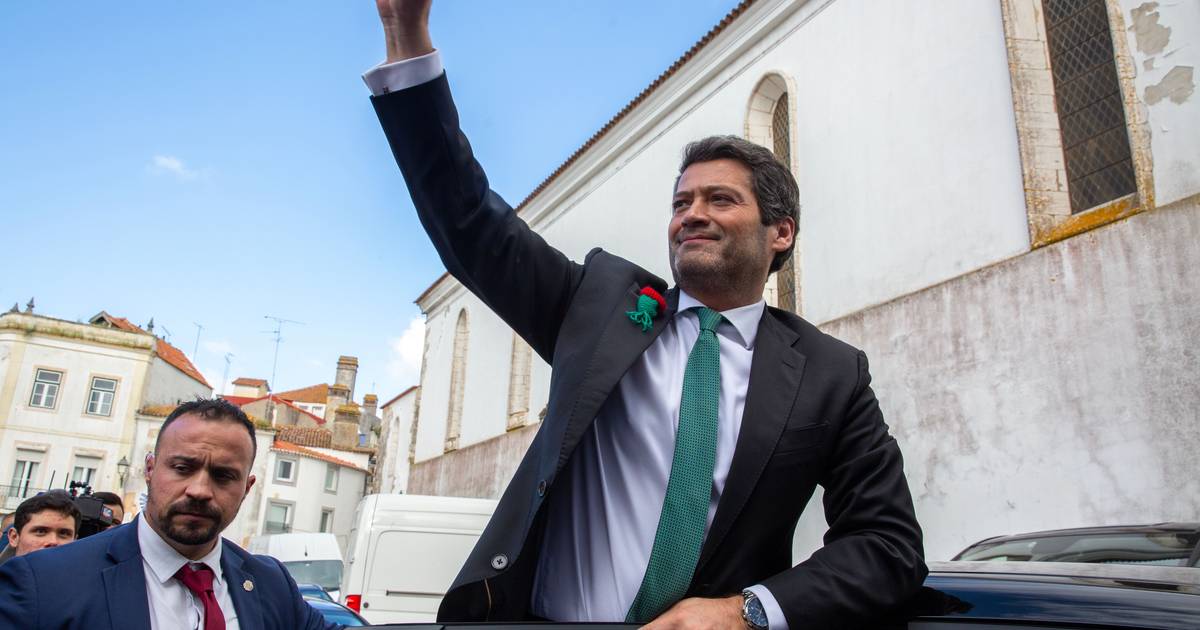Comunidade cigana protesta contra a presença do Chega em Aveiro: manifestantes acusam Ventura de “alimentar o ódio”