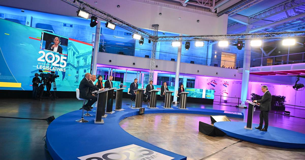 Oiça o último debate televisivo entre os oito partidos com assento parlamentar: AD, BE, CDU, Chega, IL, Livre, PS e PAN