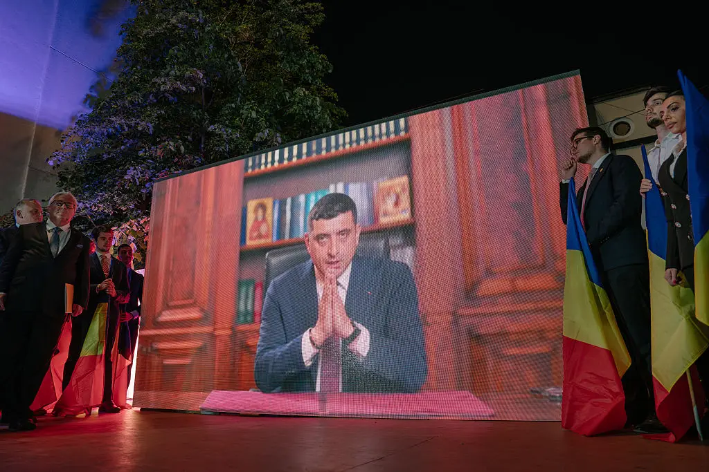 A primeira volta das eleições presidenciais na Roménia realizou-se este domingo, seis meses depois de o escrutínio inicial ter sido anulado devido a indícios de influência russa