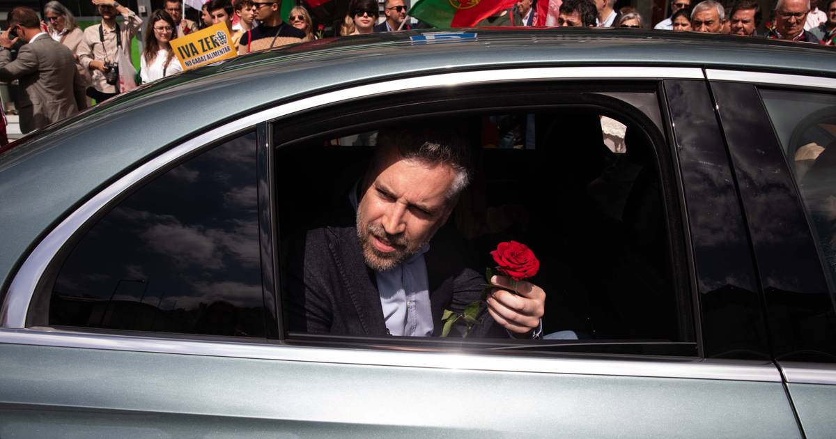 Pedro Nuno e os ex-líderes do PSD com Montenegro: "Estou sozinho porquê? No PS não estamos sozinhos. O PS está todo unido"