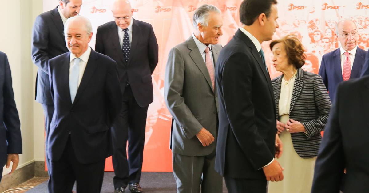 Passos pede "espírito reformista" na união possível para os 51 anos do PSD em campanha; Montenegro quer oito anos de poder