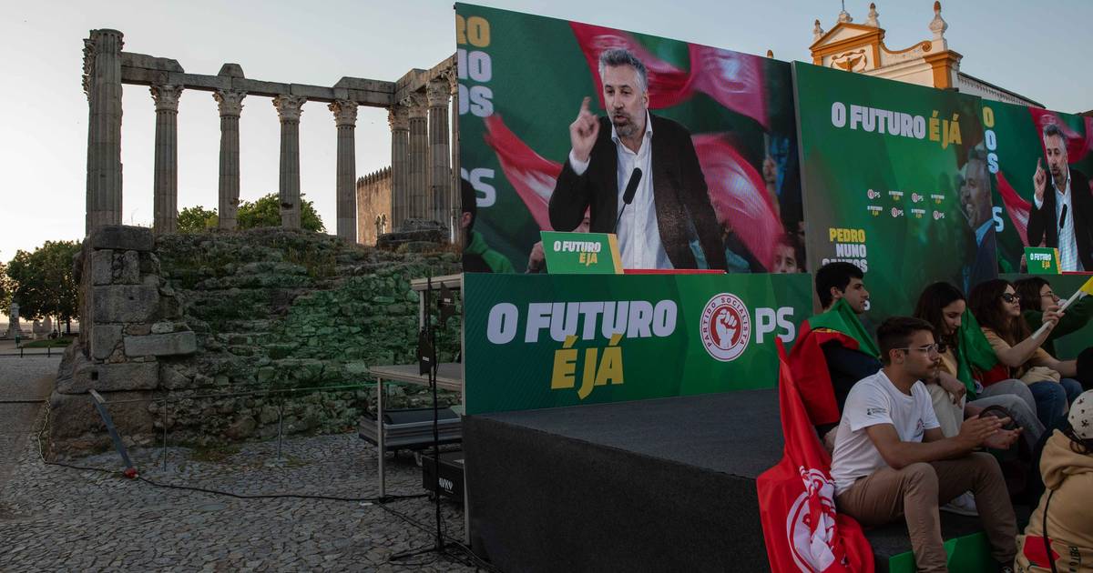 Pedro Nuno e Montenegro não se cruzaram em Évora, mas falaram um para o outro