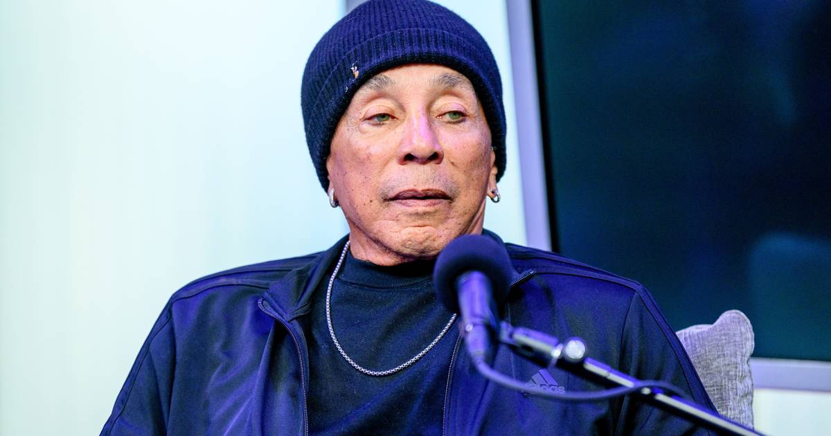 Smokey Robinson acusado de crimes sexuais por quatro mulheres