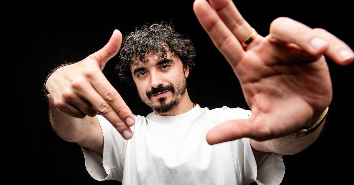 Bispo: “Estavam 230 pessoas a assistir que pagaram 3 euros e uma imperial… Peço mãos no ar e sinto-me no filme ‘8 Mile’”