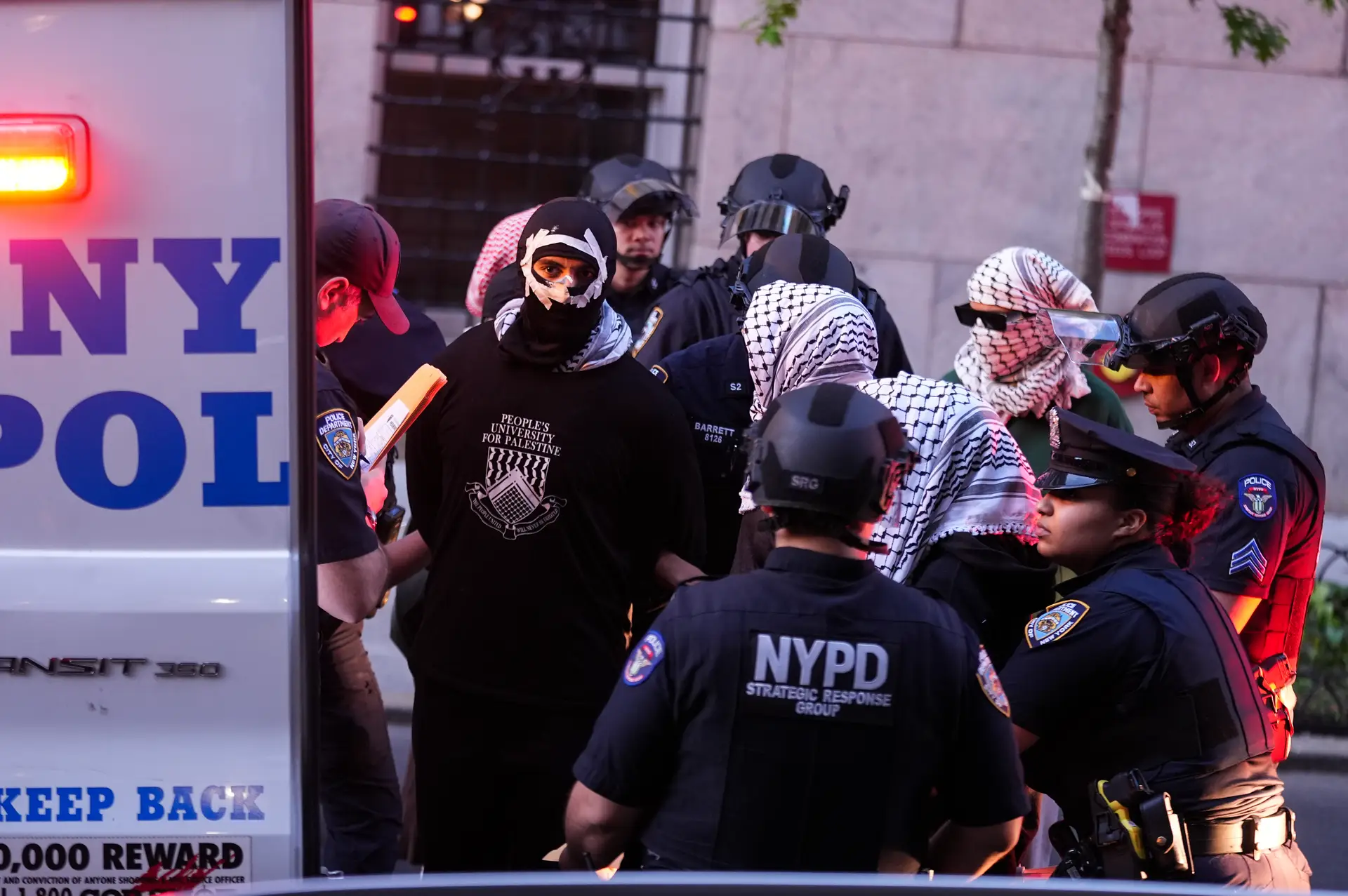 EUA: Polícia entra na Universidade de Columbia "para expulsar" manifestantes pró-Palestina