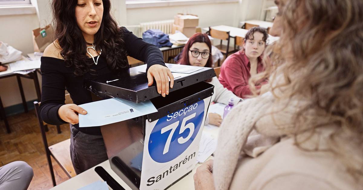 Voto antecipado com o maior número de inscritos de sempre: 333.347 eleitores poderão votar já no domingo