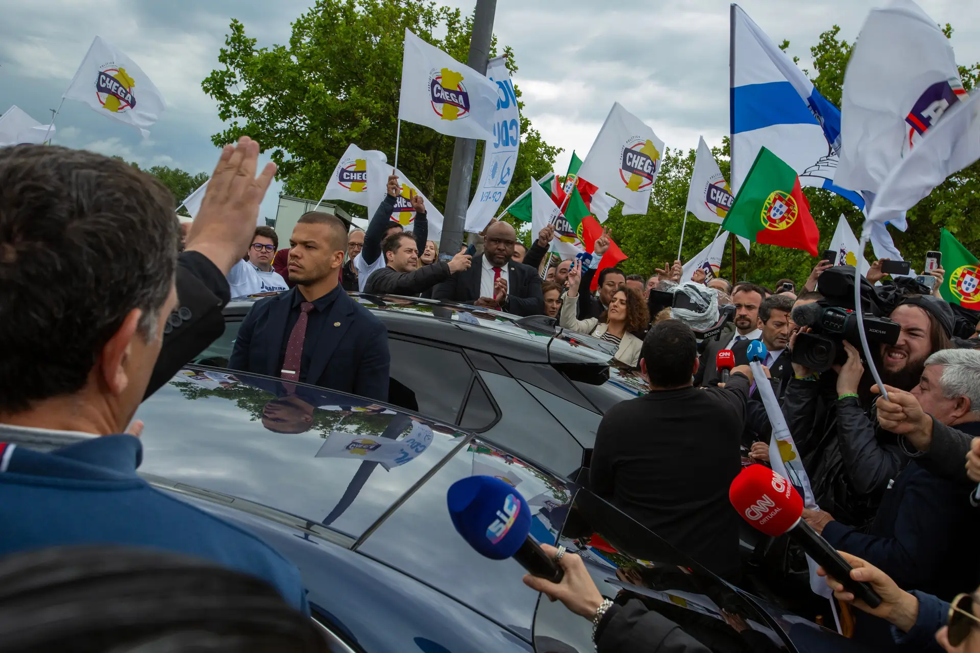 Novo dia, novo protesto contra Ventura: “Não têm de andar atrás de mim pelo país todo!”