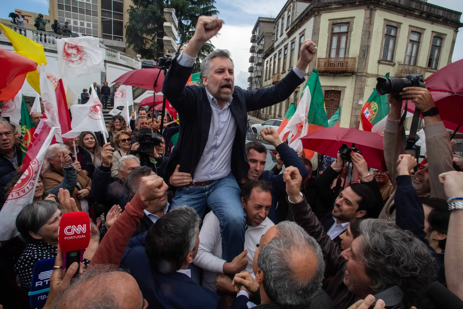Na reta final, Pedro Nuno Santos deixa cair Spinumviva da retórica de campanha e recupera Passos