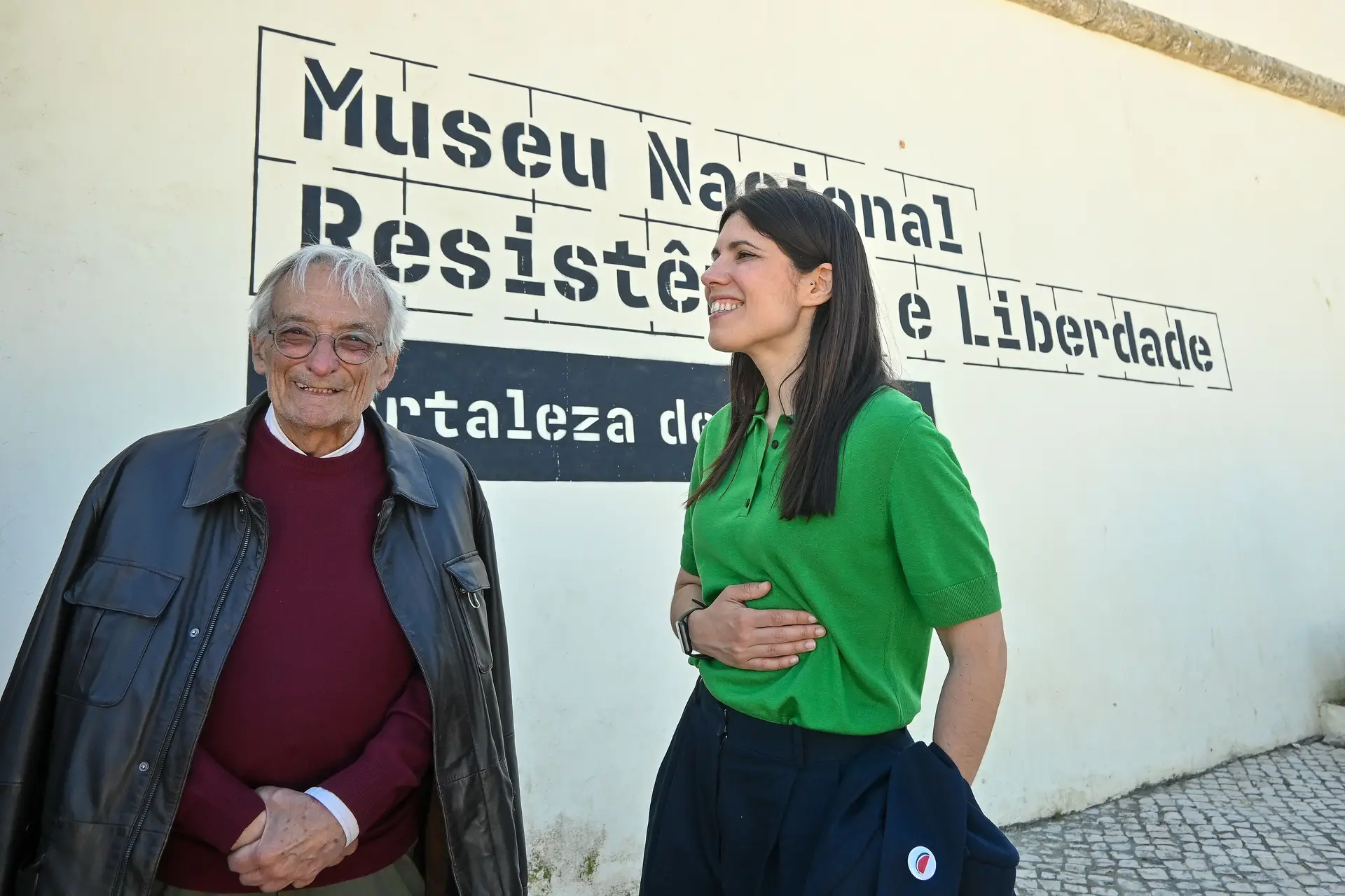 “Não queremos que isto volte”: Mortágua e Rosas visitam Forte de Peniche para defender luta contra “neofascismo”