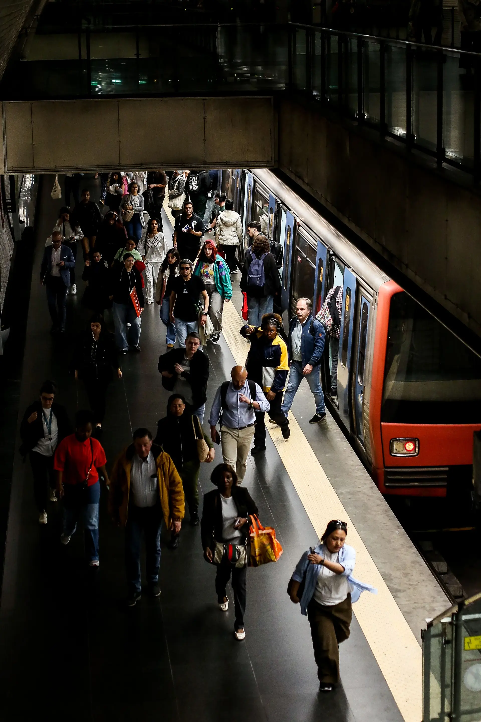 Circula o Totalmente Restabelecida Na Linha Vermelha Do Metro De circula-o-totalmente-restabelecida-na-linha-vermelha-do-metro-de
