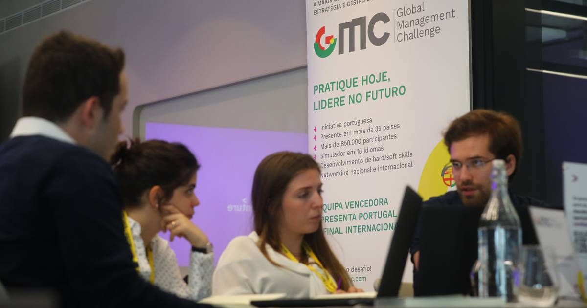 Quadros treinam gestão e testam conhecimentos
