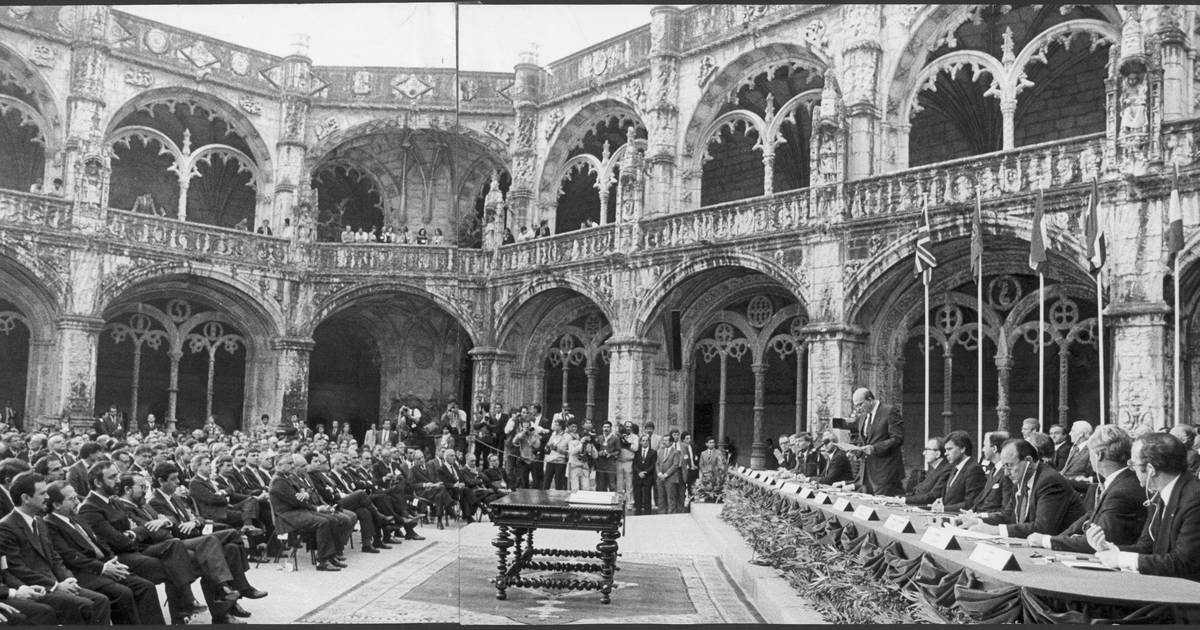 Governo celebra os 40 anos de adesão à CEE nos Jerónimos sem Espanha