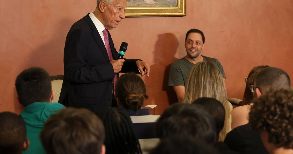 Marcelo afirma que irá procurar solução "melhor ou menos má" e que "decisivo é o povo"