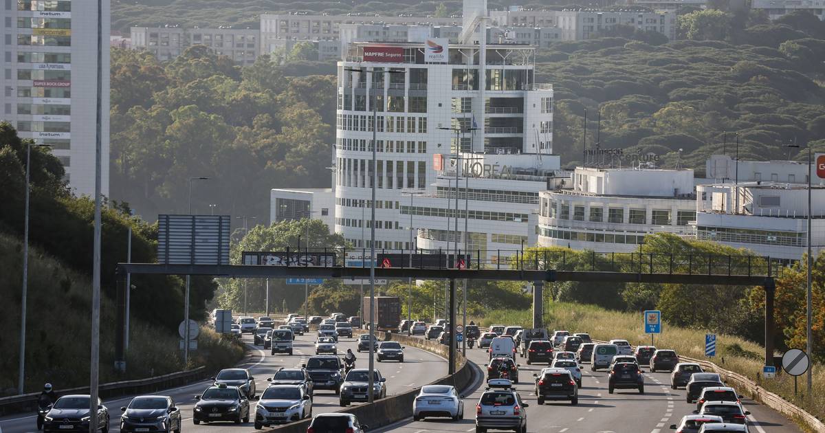 Todos os dias entram em Lisboa 390 mil carros: capital vai em sentido contrário às maiores cidades europeias, alertam especialistas