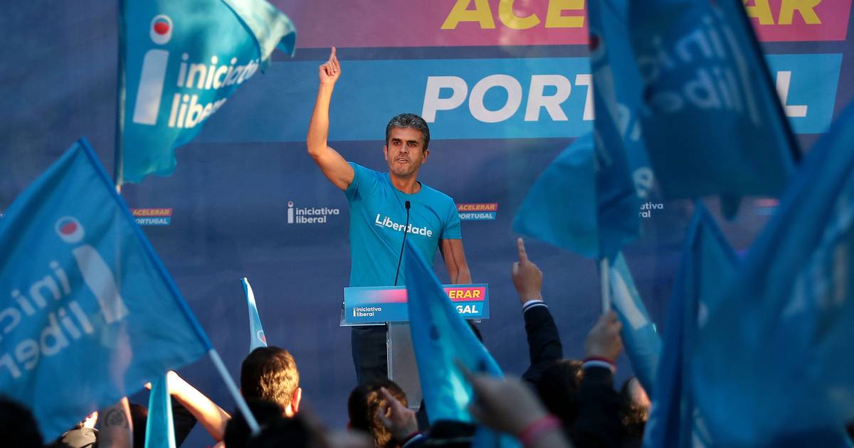 Guimarães Pinto avisa que IL só será "aliada" da AD com um "bom governo", Rocha quer reter jovens e trazer a "luz que ilumina a Europa"