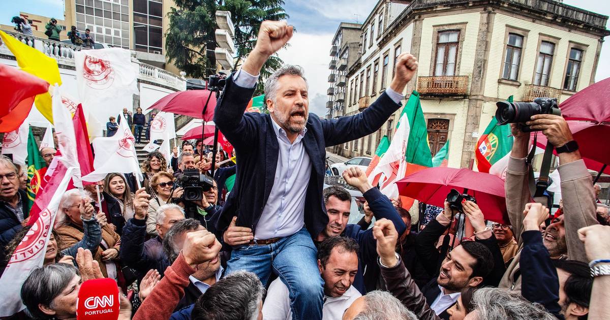 PS: uma campanha a remar contra as sondagens e a história