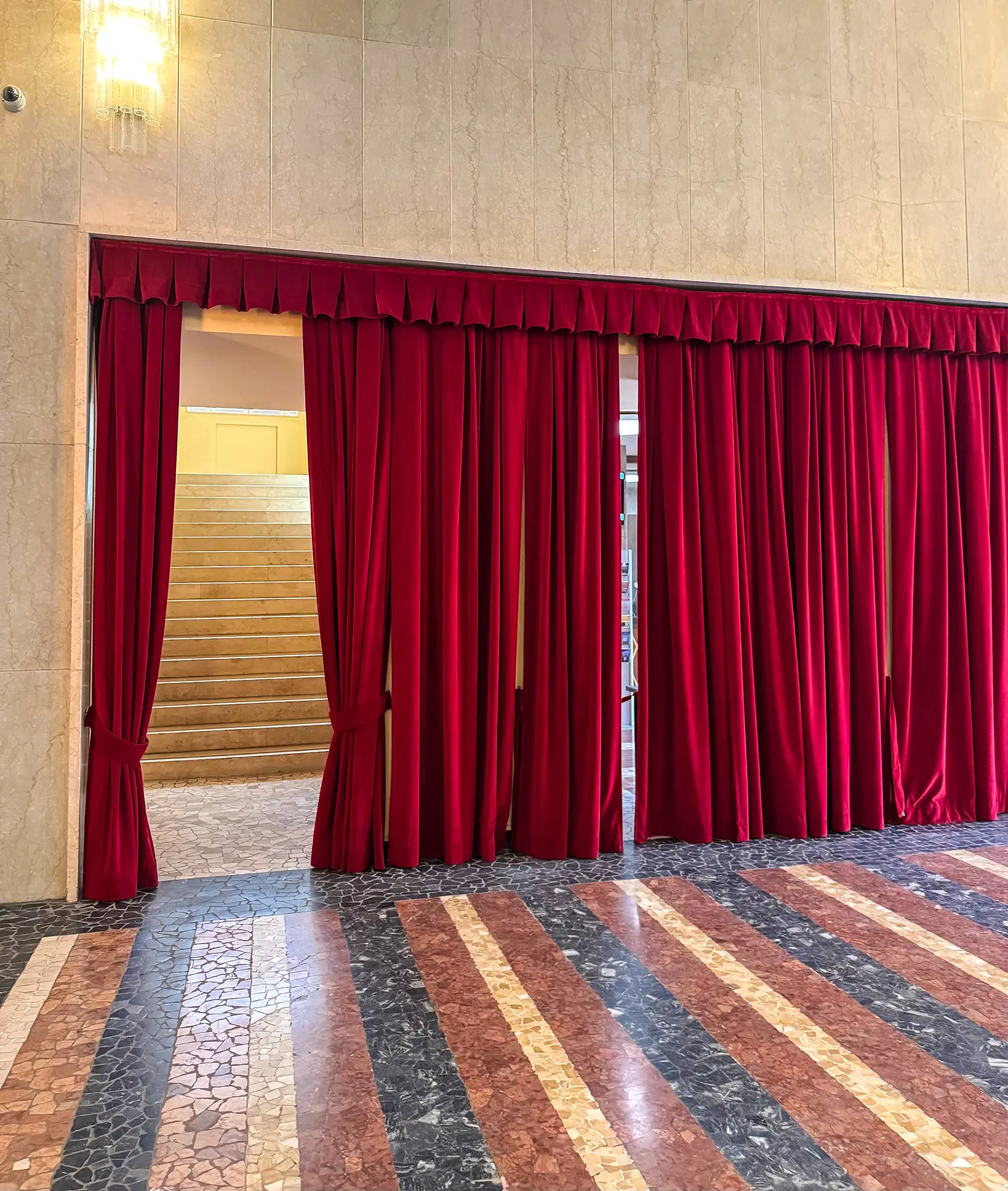 Design: teatro e imortalidade, uma pedrada no charco em Milão