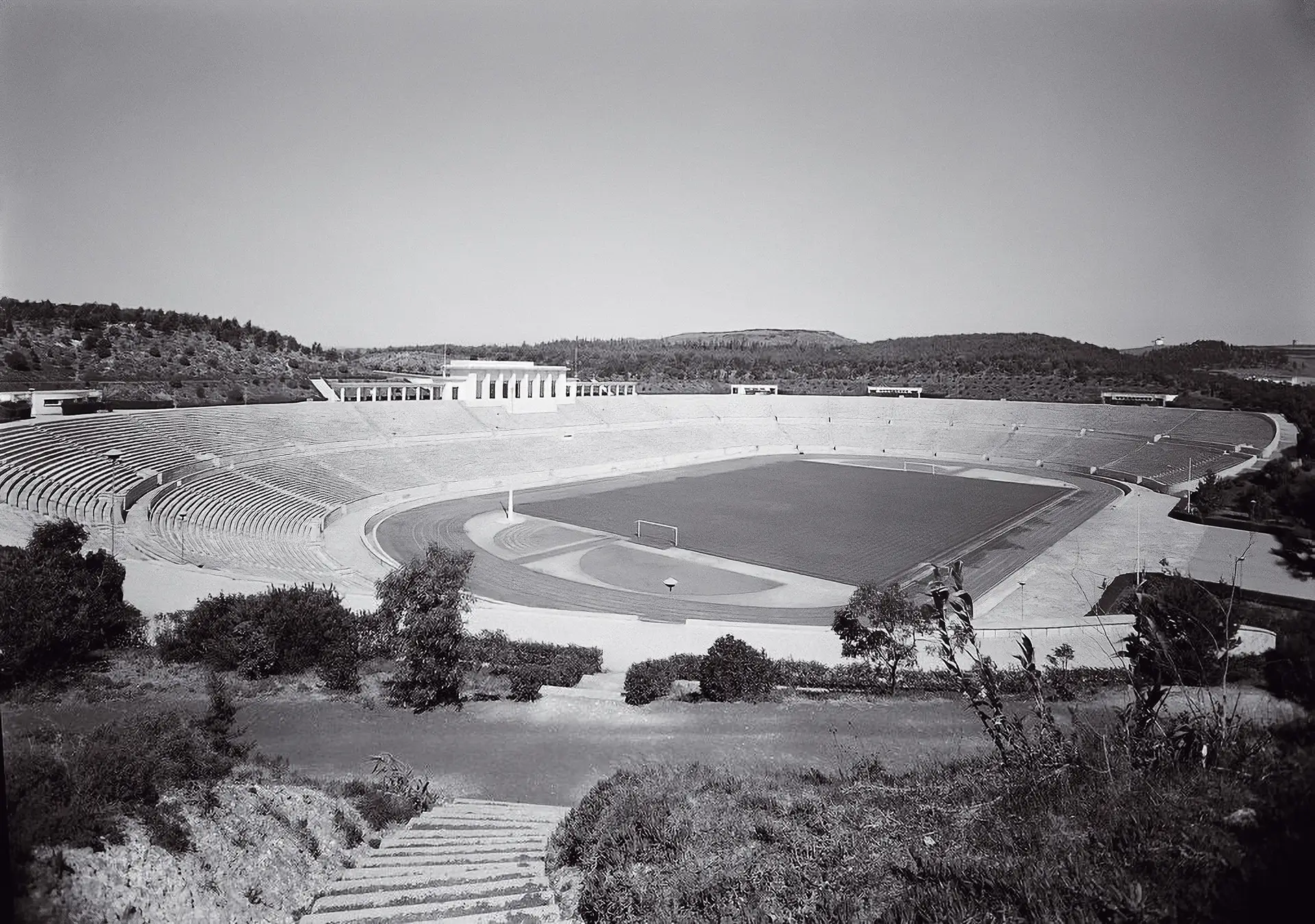 Estádio Nacional: história e polémicas de um pedaço de arquitetura autoritária