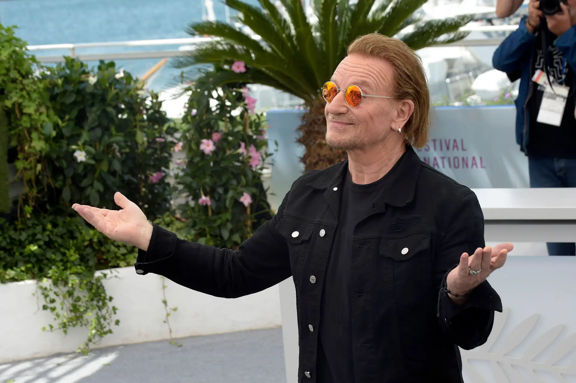 Bono recebe ovação de mais de sete minutos no Festival de Cannes