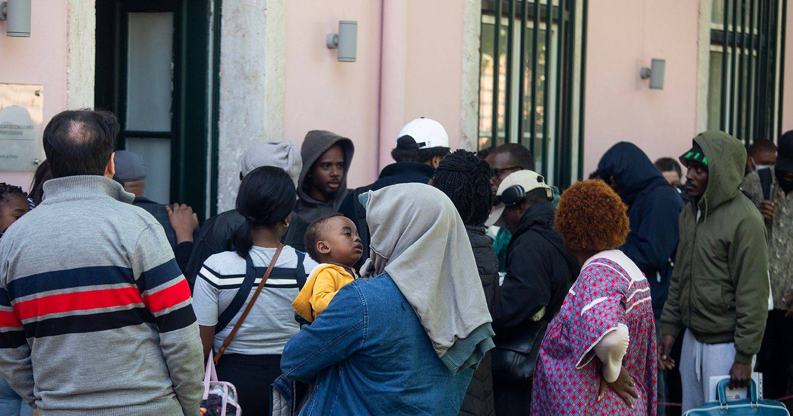 Immigrants Sleep on Streets for Official Stamps, Fear Job Loss; Porto Community Steps Up with Food and Shelter