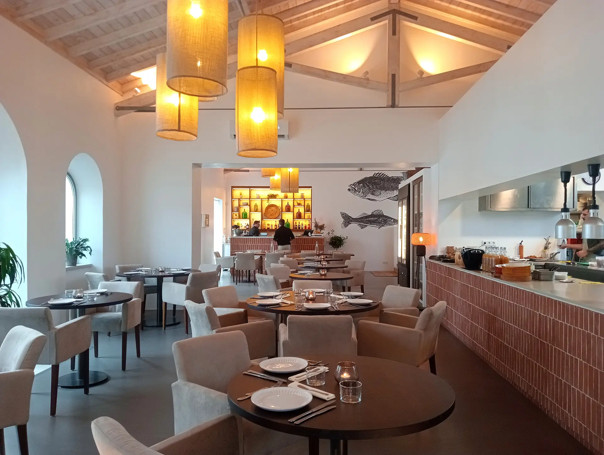 Antiga casa de ferragens em Tavira transforma-se em restaurante onde mandam os sabores do mar e da serra