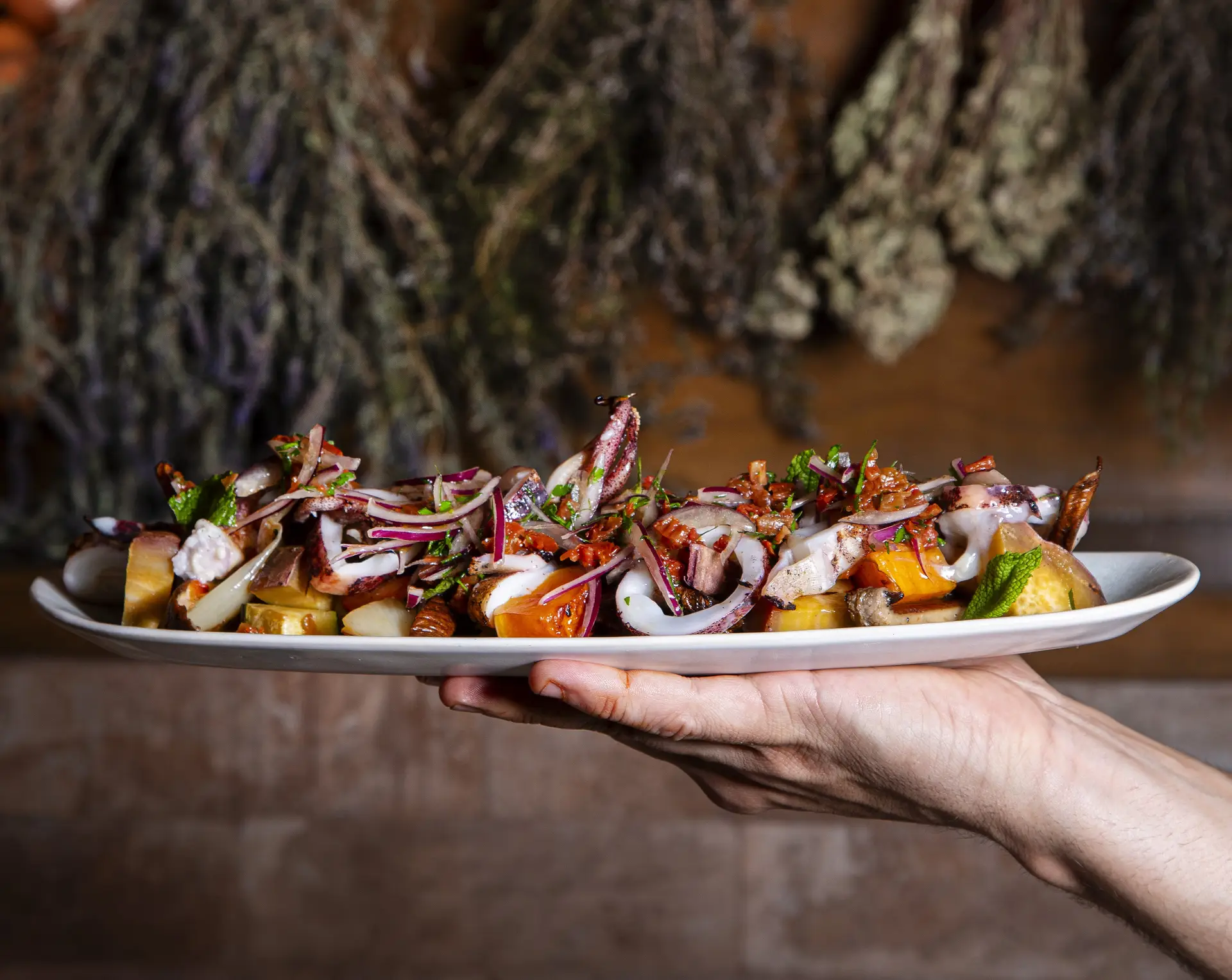 Restaurante Carvoaria, em Lisboa, o novo projeto do chef Vitor Sobral