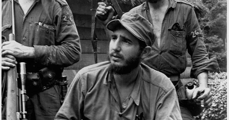 A história de Fidel Castro contada pela roupa: do guerrilheiro de uniforme ao líder de fato de treino