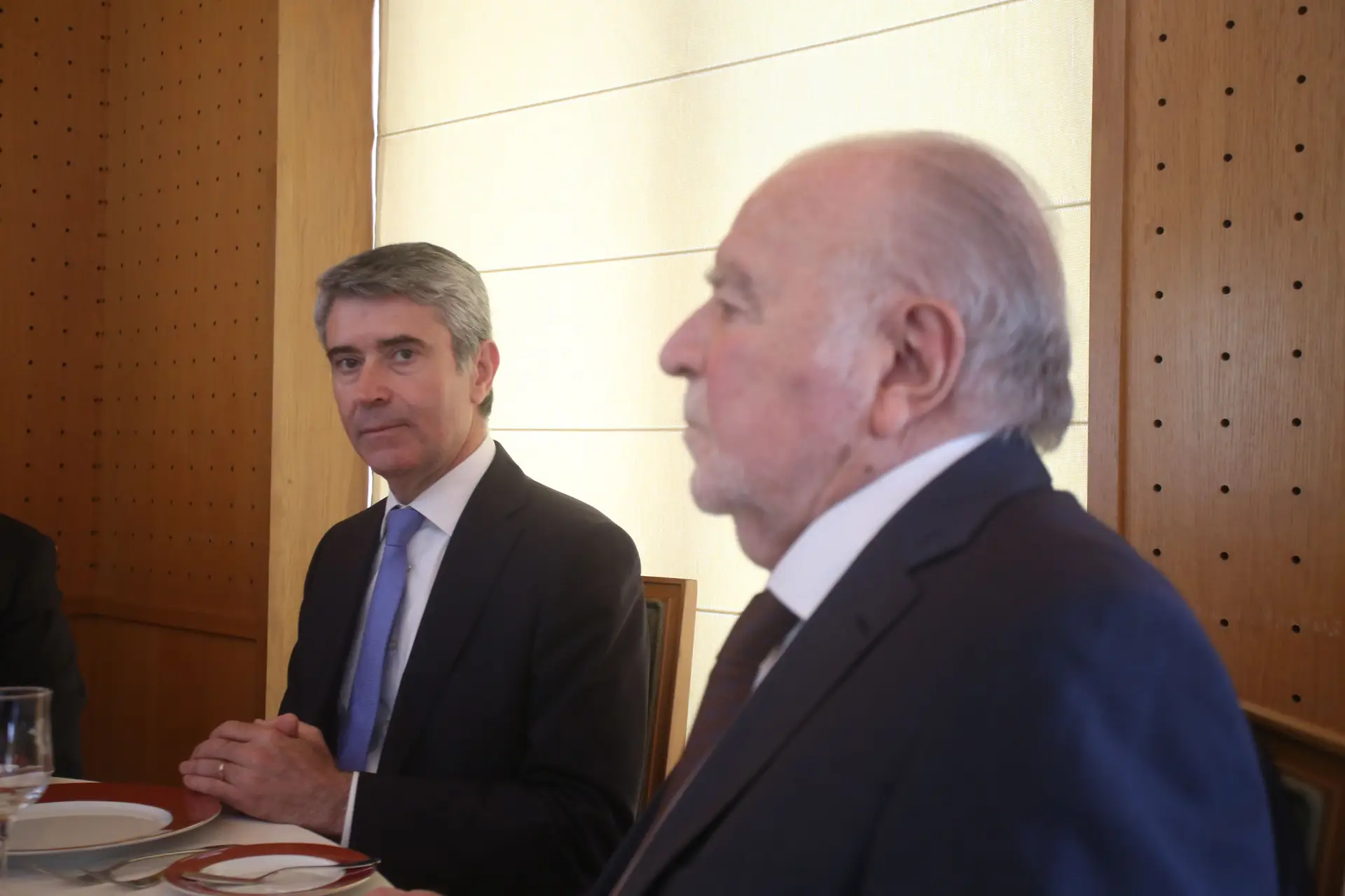 José Luís Carneiro trava inquérito parlamentar à Spinumviva à espera da PGR
