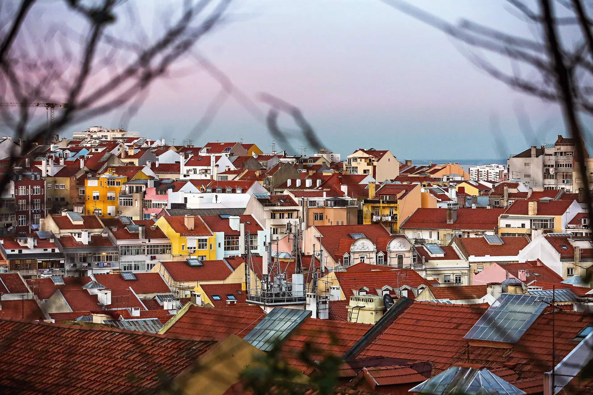 As empresas que recrutarem imigrantes terão de fornecer habitação condigna