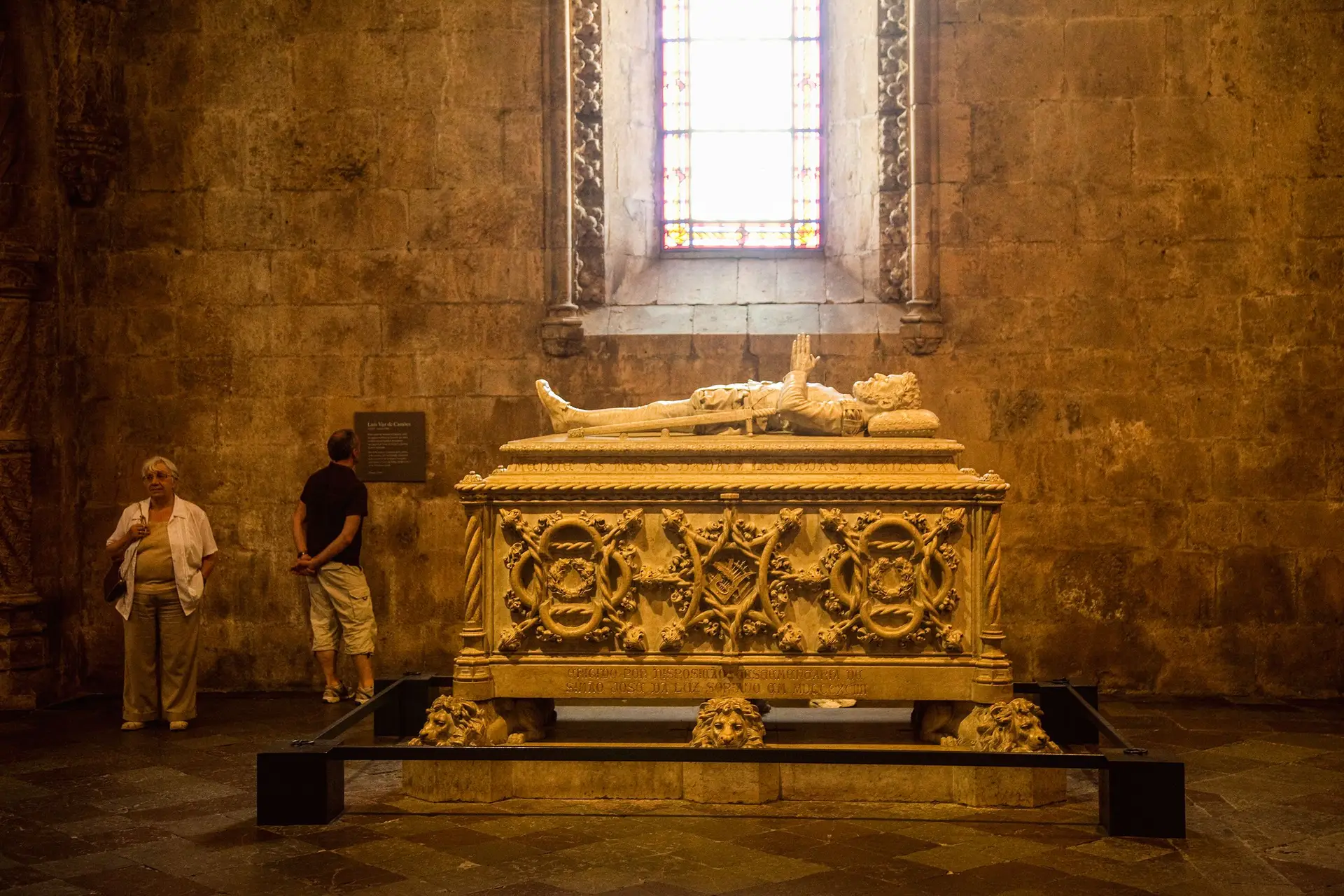 O túmulo de Camões, nos Jerónimos
