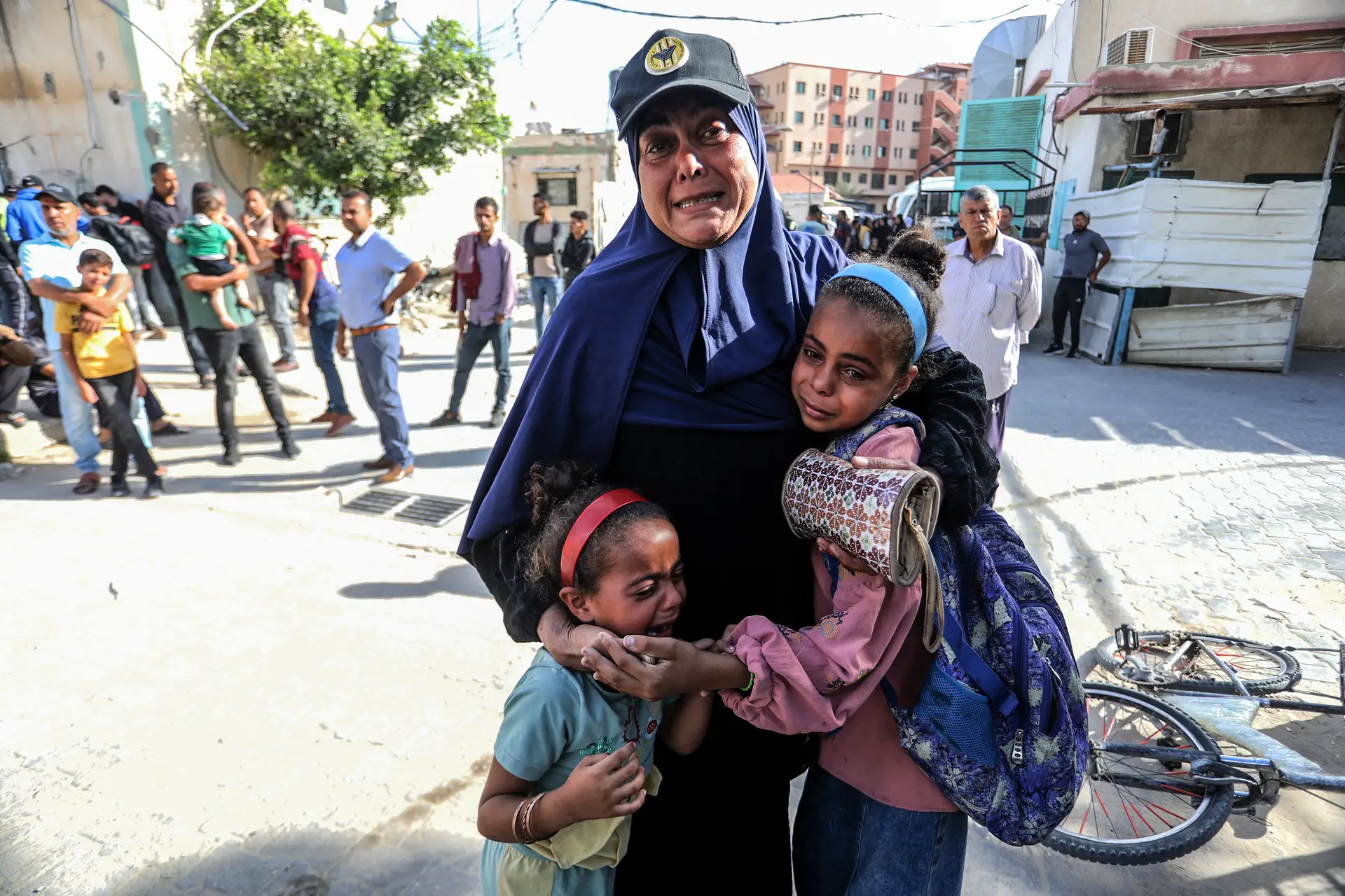 Três crianças e duas mulheres entre os 27 palestinianos mortos pelo exército israelita perto de local de distribuição de comida