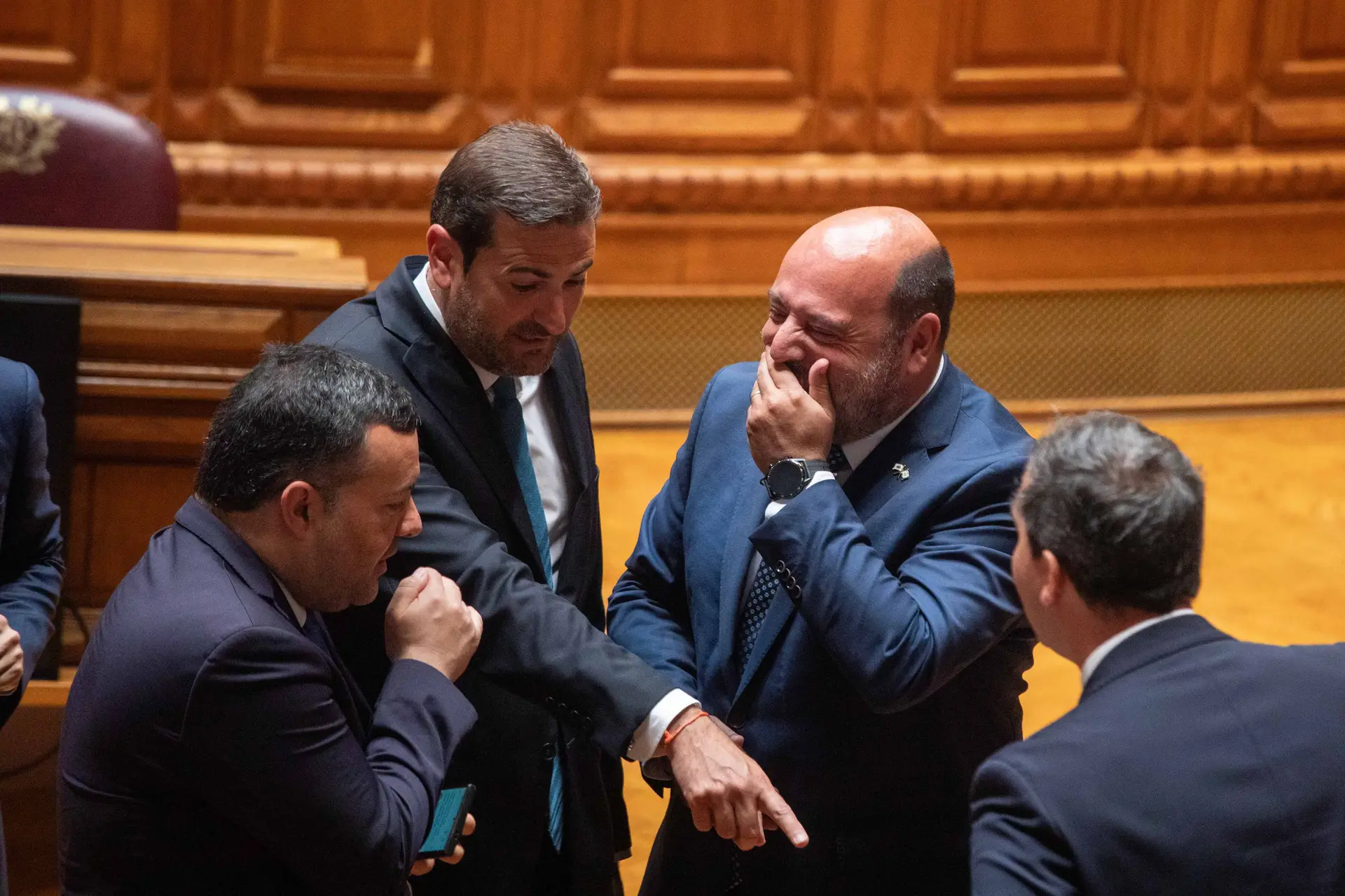 Hugo Soares e Pedro Pinto, líderes das bancadas do PSD e do Chega